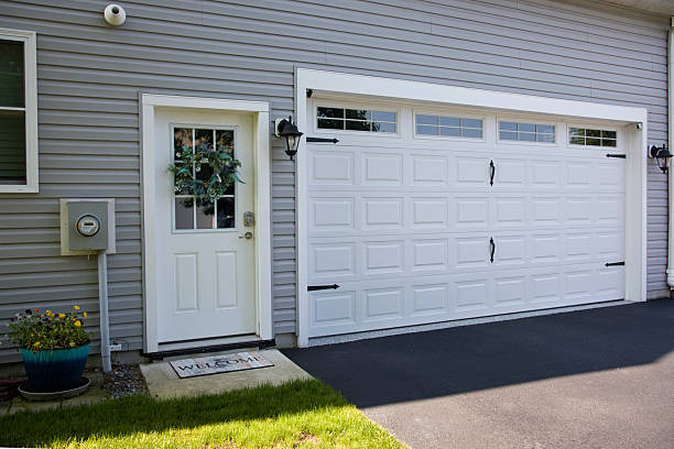 24/7 Emergency Garage Door Roller Replacement experts in McCormick County County, SC